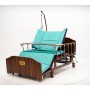 Механическая медицинская кровать для ухода за лежачими больными с переворотом и туалетом, ширина ложа 120 см MET REMEKS XL